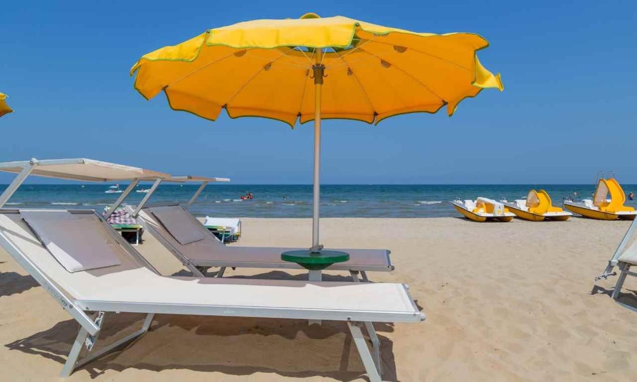 Triple Room Balcony Beach